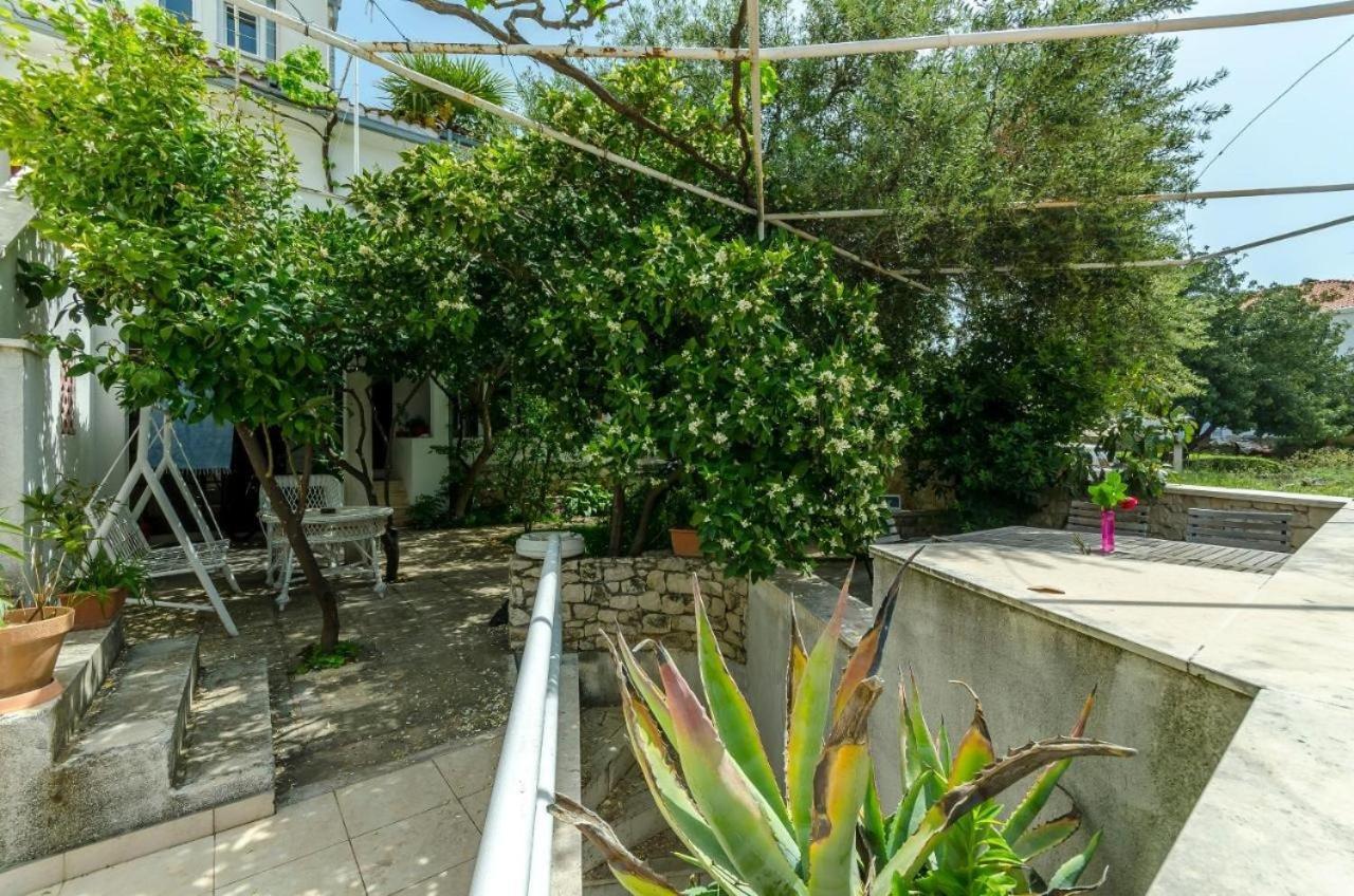 Apartments Doria - 20M From Beach โตรกีร์ ภายนอก รูปภาพ
