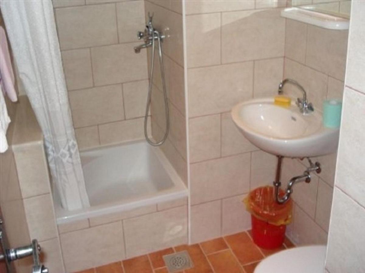 Apartments Doria - 20M From Beach โตรกีร์ ภายนอก รูปภาพ